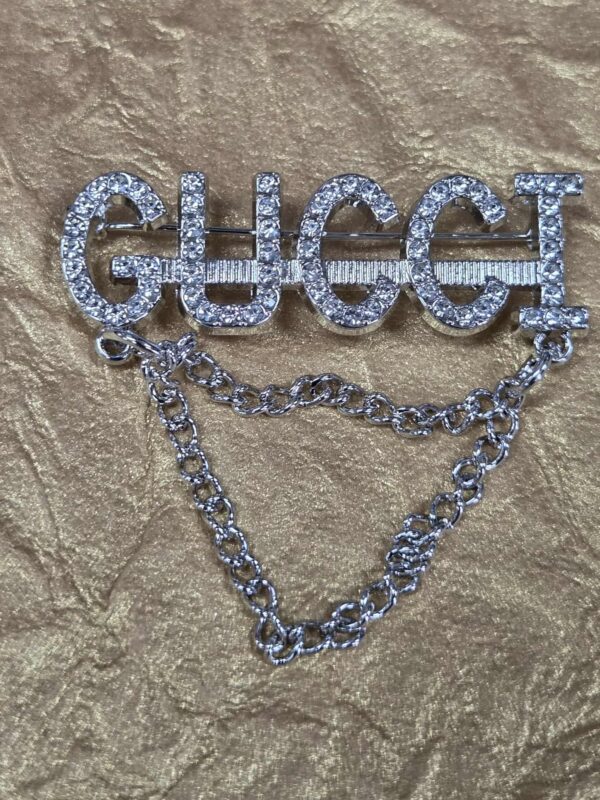 Legendary Marie Brooches 42