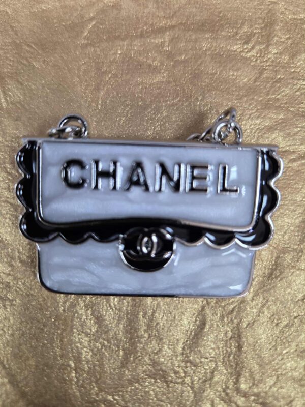 Legendary Marie Brooches 18