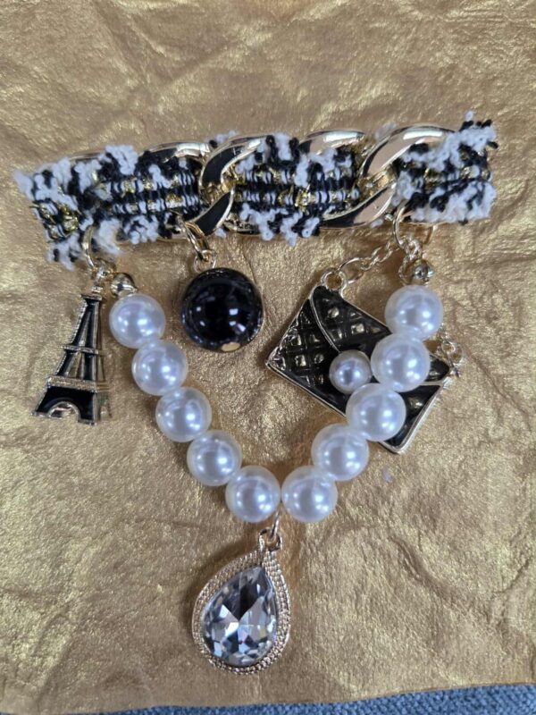 Legendary Marie Brooches 33