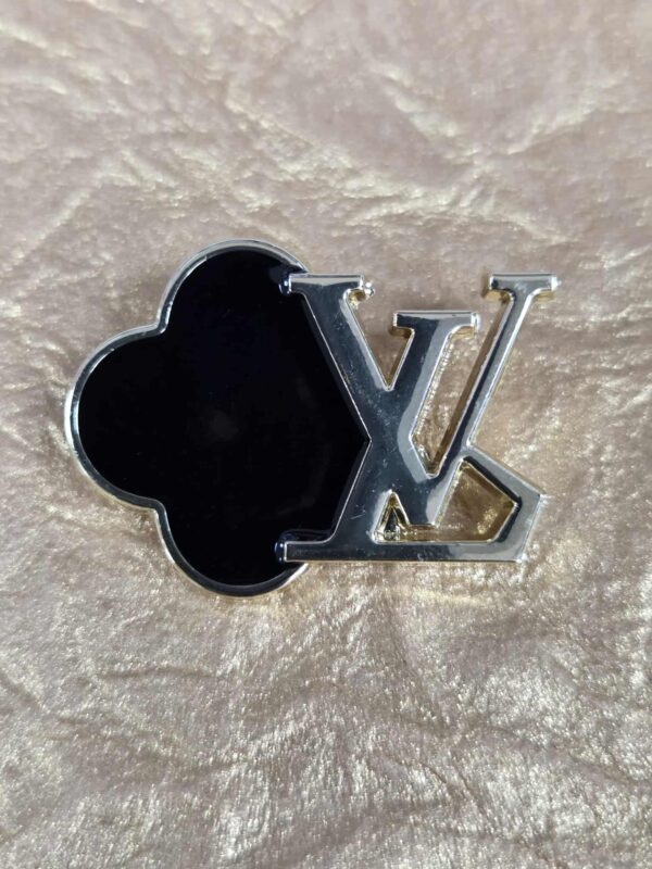 Legendary Marie Brooches 9