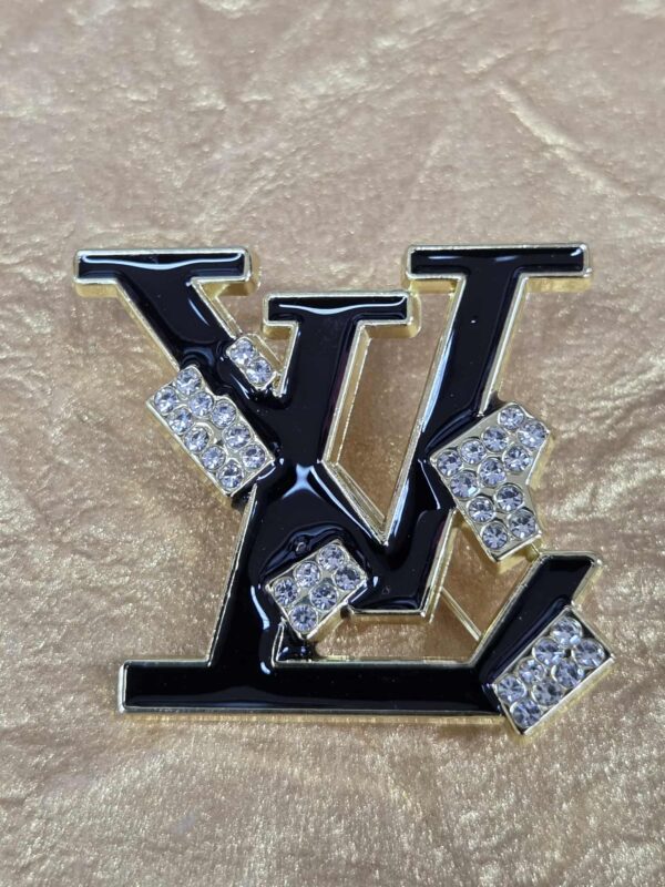 Legendary Marie Brooches 37