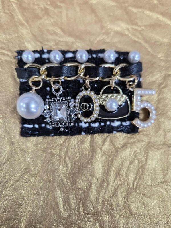 Legendary Marie Brooches 24