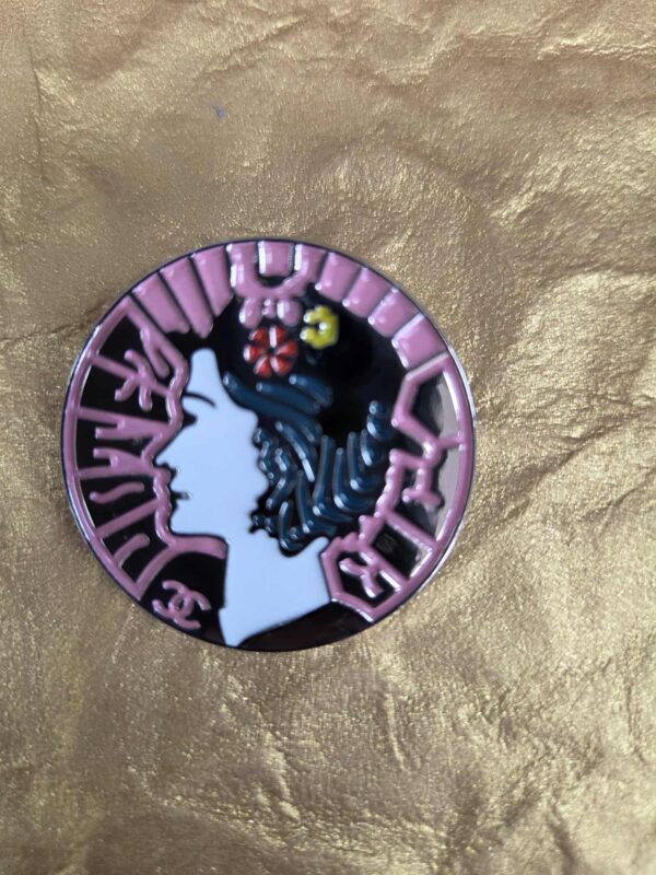 Legendary Marie Brooches 31