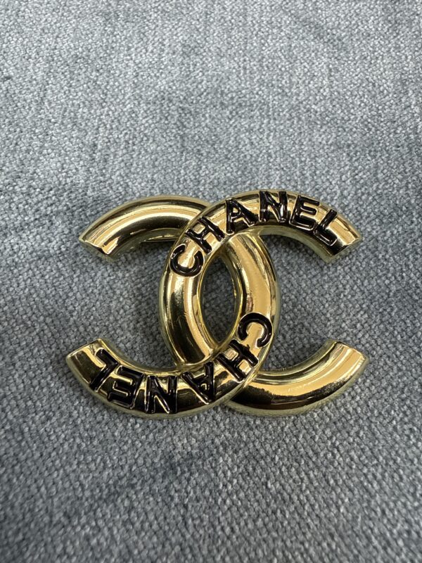 Legendary Marie Brooches 17